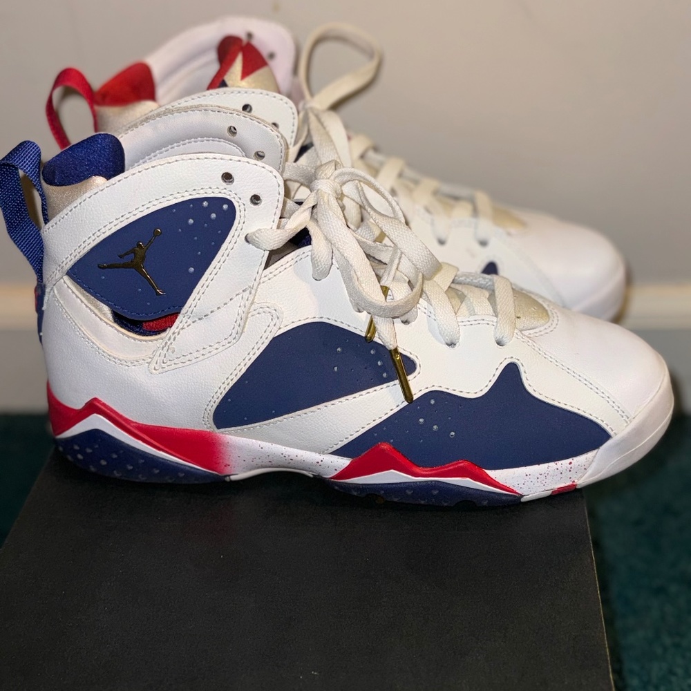 Air Jordan 7 retro bg size 6.5 kids  woman 8